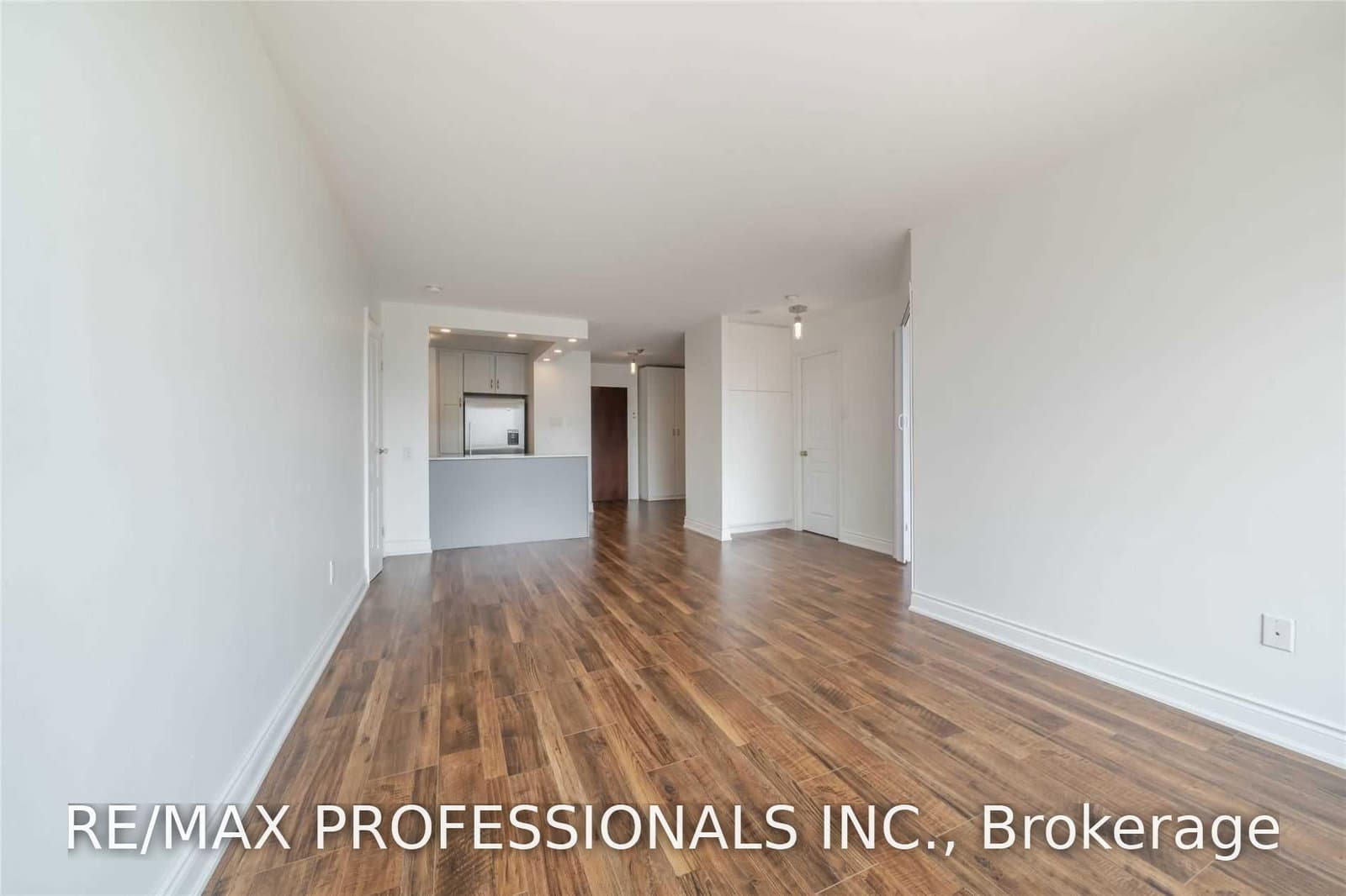 1300 Islington Avenue, Unit 809 thumbnail 4