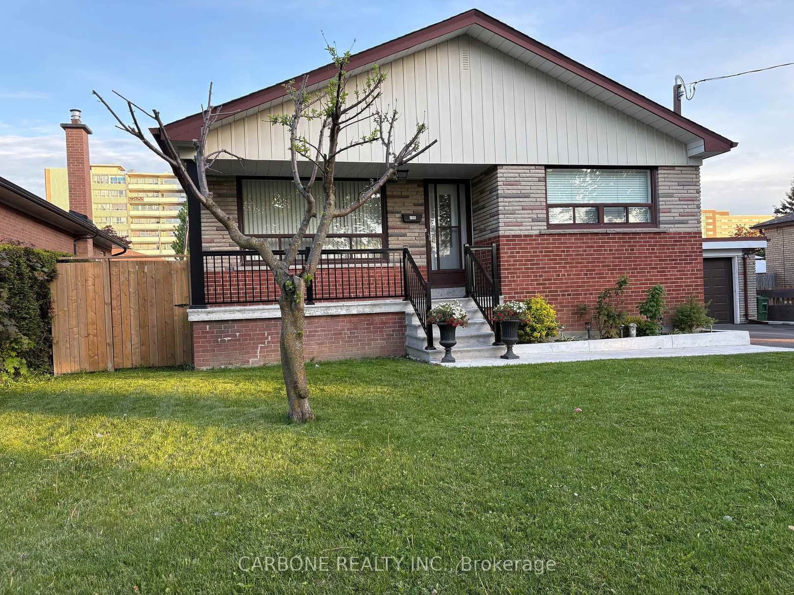 105 Hallsport Crescent thumbnail 2