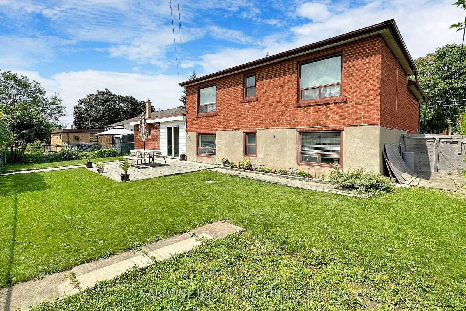 105 Hallsport Crescent thumbnail 39