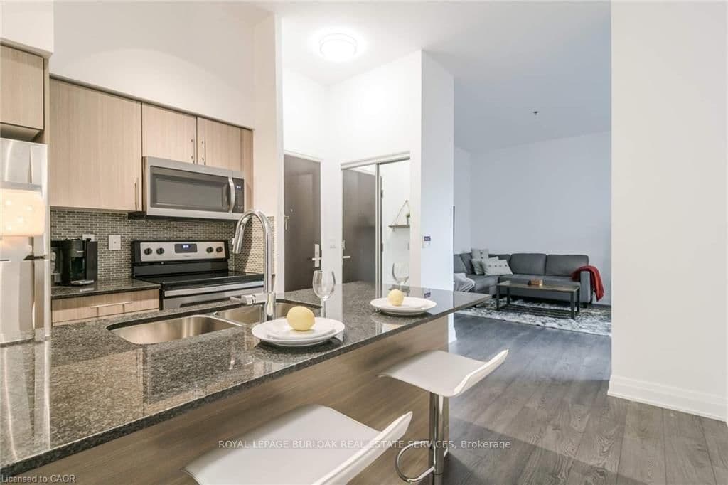55 Speers Road, Unit 104 thumbnail 10