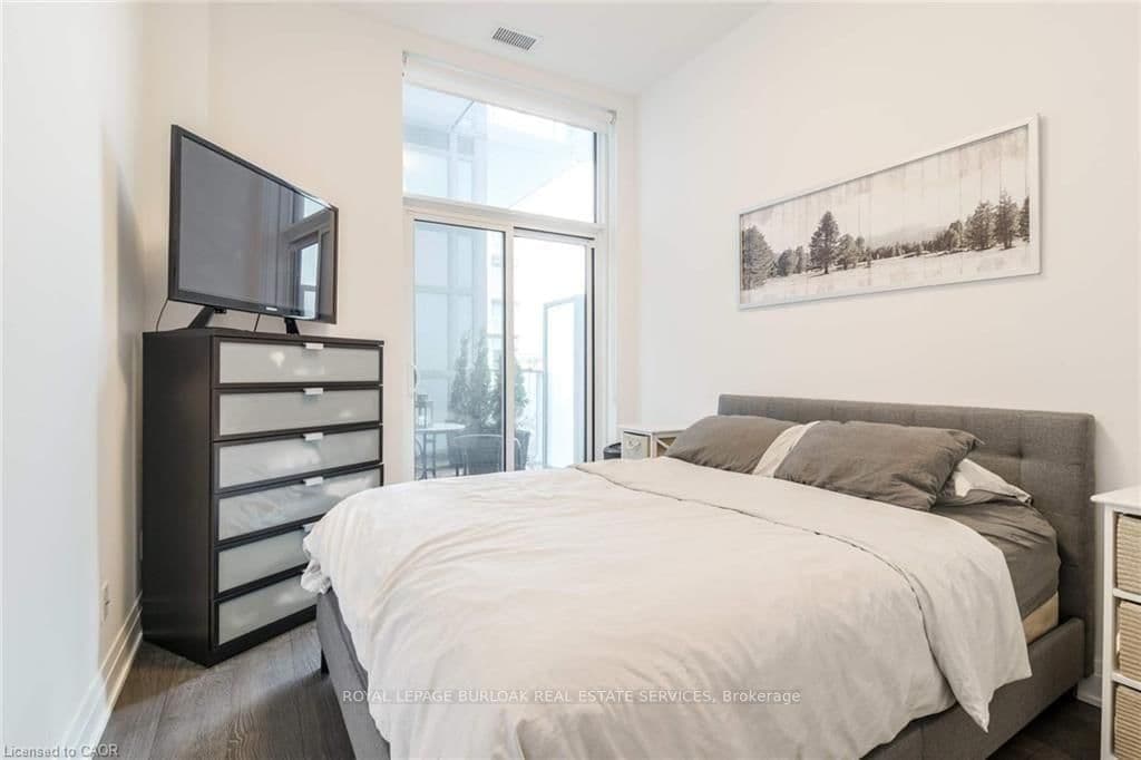 55 Speers Road, Unit 104 thumbnail 15