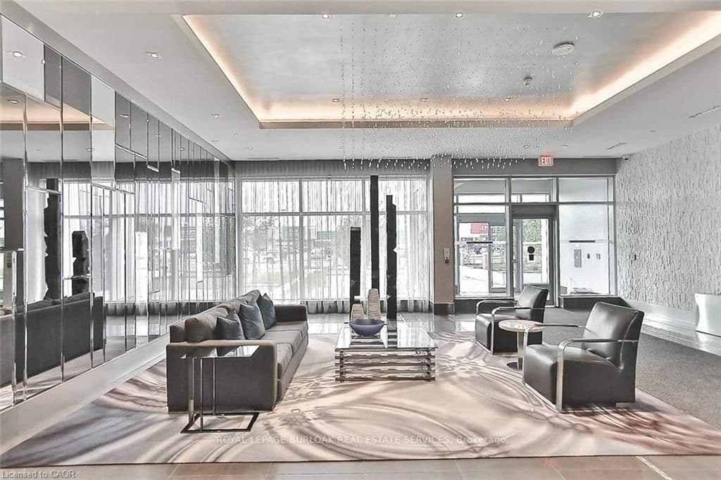 55 Speers Road, Unit 104 thumbnail 3