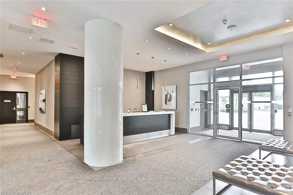 55 Speers Road, Unit 104 thumbnail 4