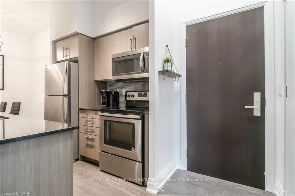 55 Speers Road, Unit 104 thumbnail 6
