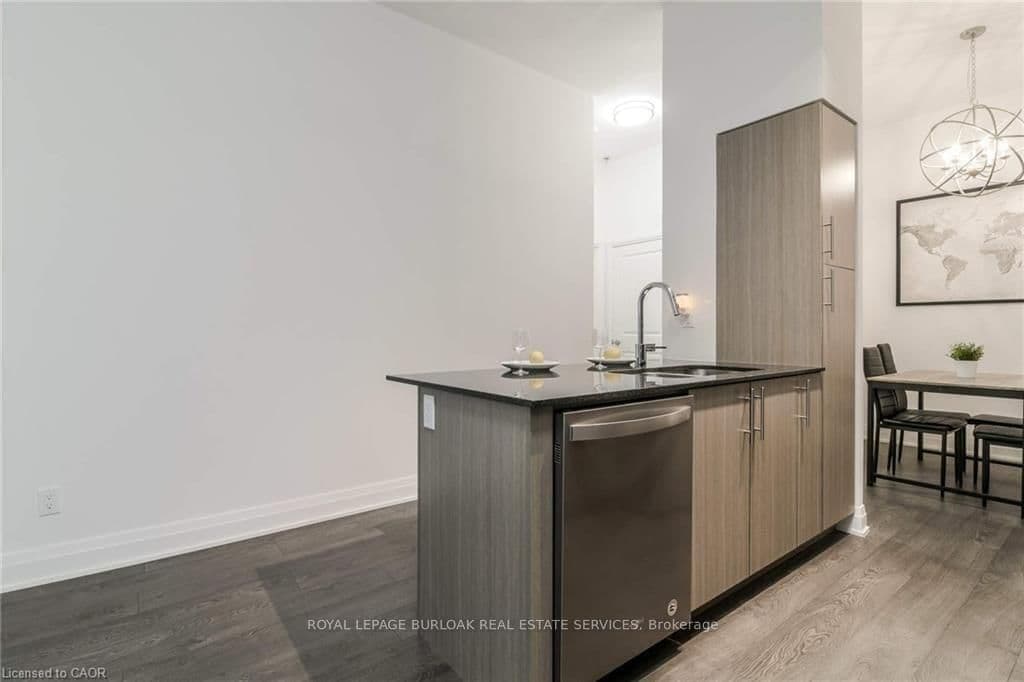55 Speers Road, Unit 104 thumbnail 7