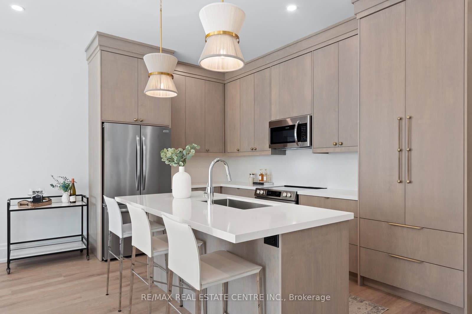 37 Armstrong Street, Unit 1 thumbnail 3