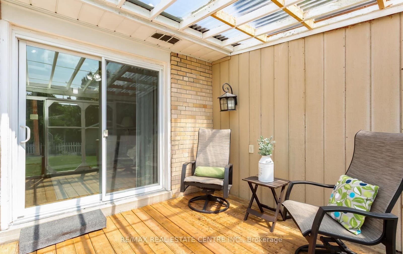 3518 The Credit Woodlands thumbnail 23