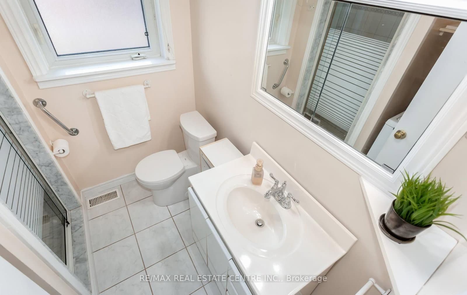 3518 The Credit Woodlands thumbnail 25