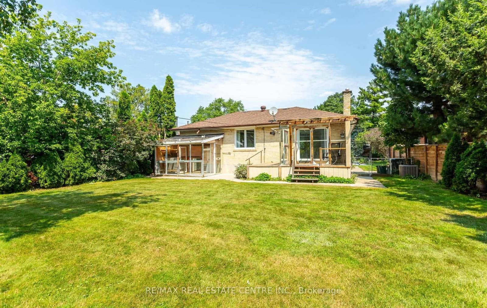 3518 The Credit Woodlands thumbnail 37
