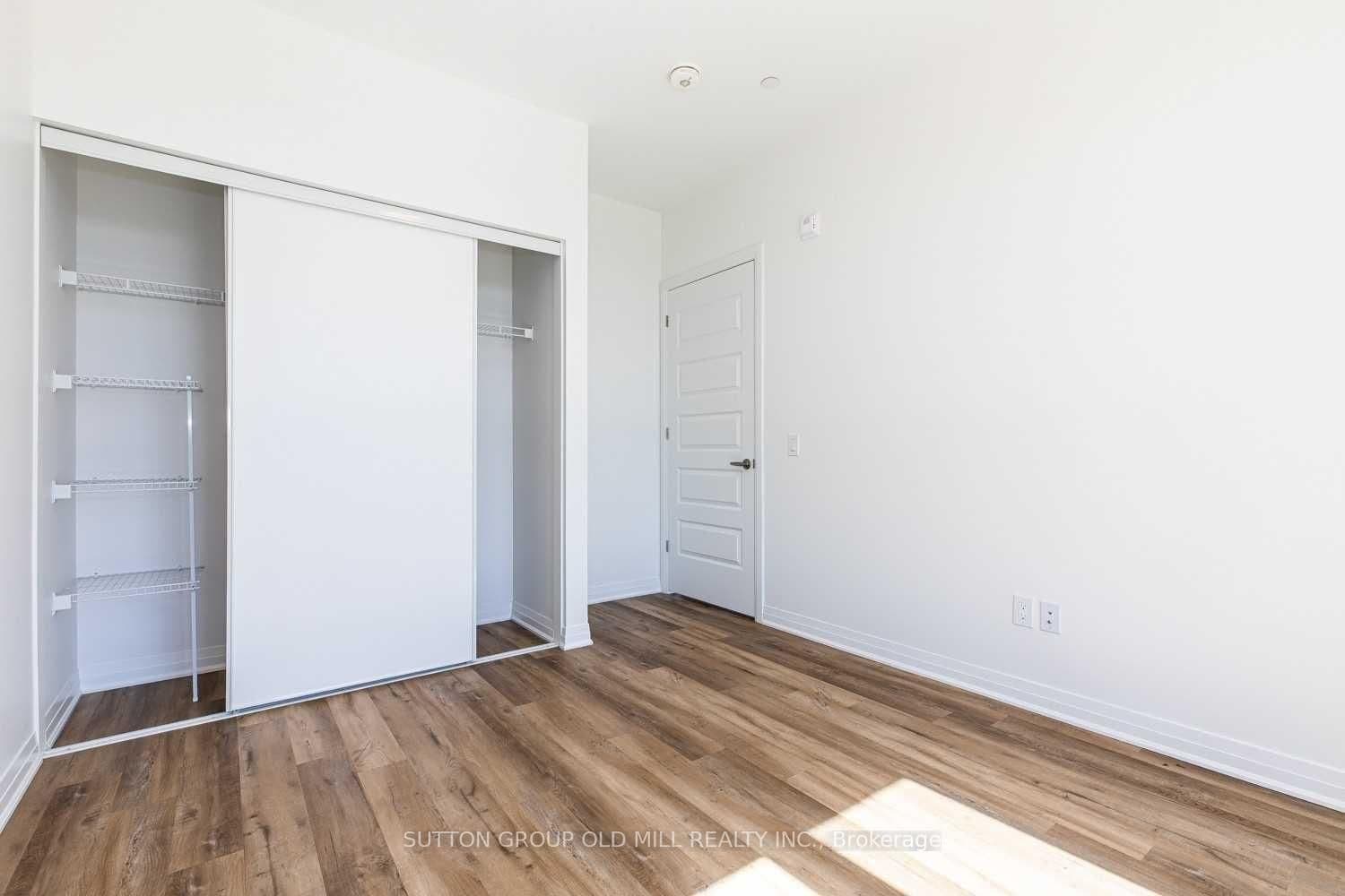 95 Dundas Street W, Unit 307 thumbnail 12