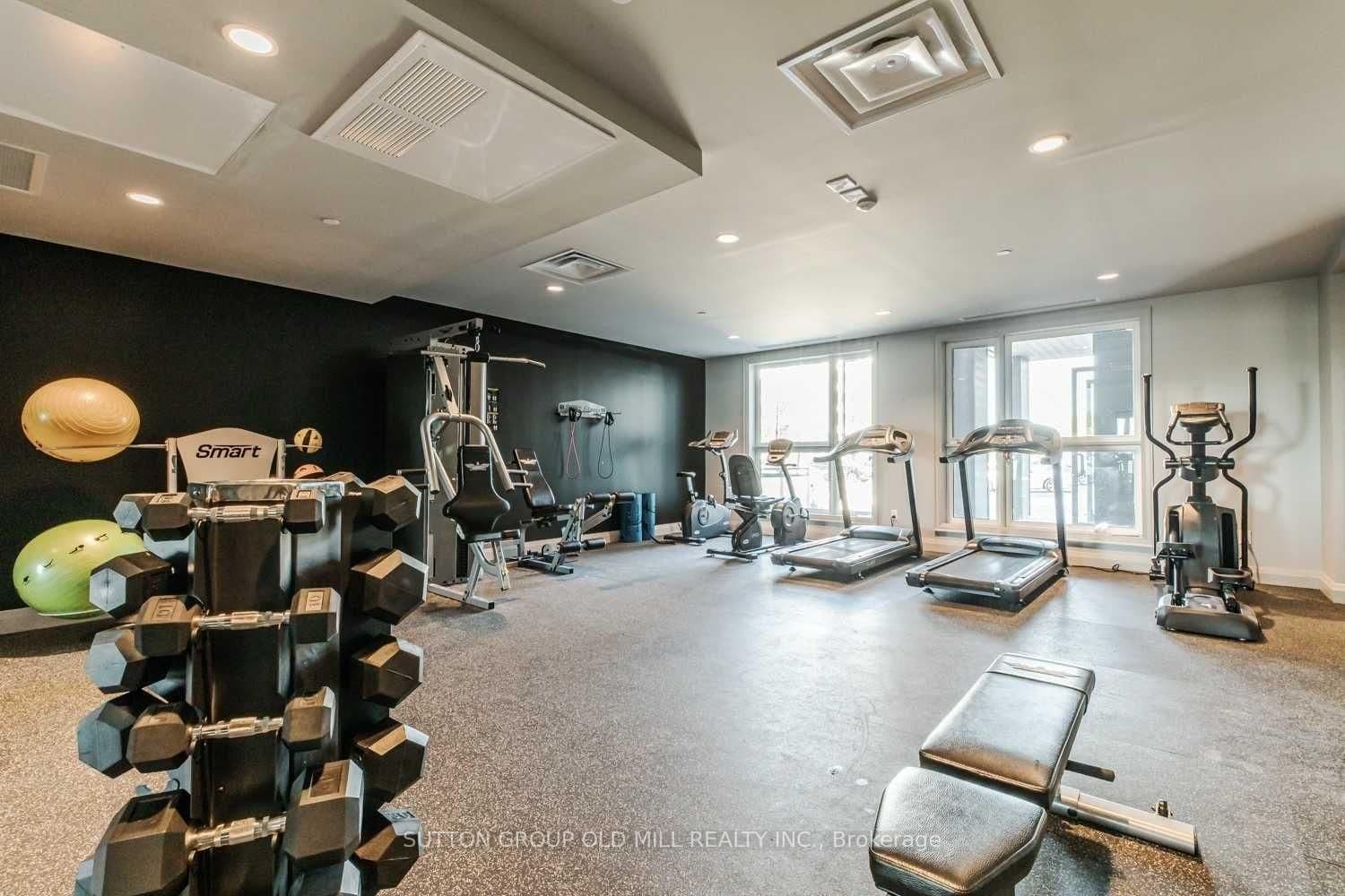95 Dundas Street W, Unit 307 thumbnail 15