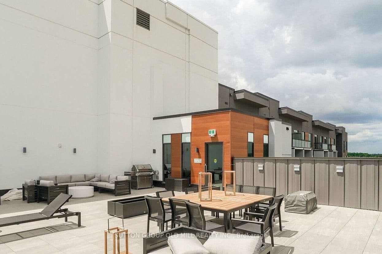95 Dundas Street W, Unit 307 thumbnail 16