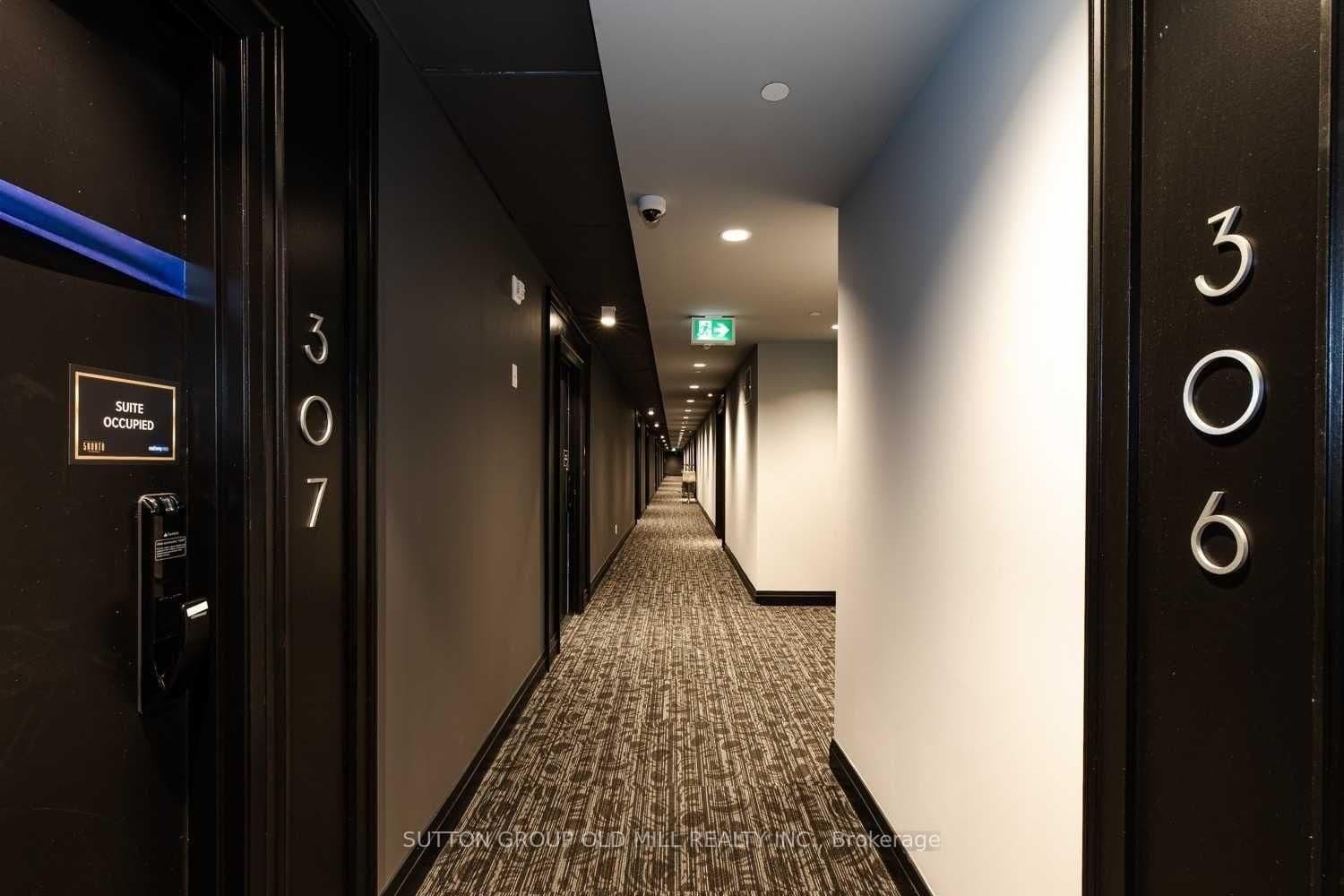 95 Dundas Street W, Unit 307 thumbnail 2