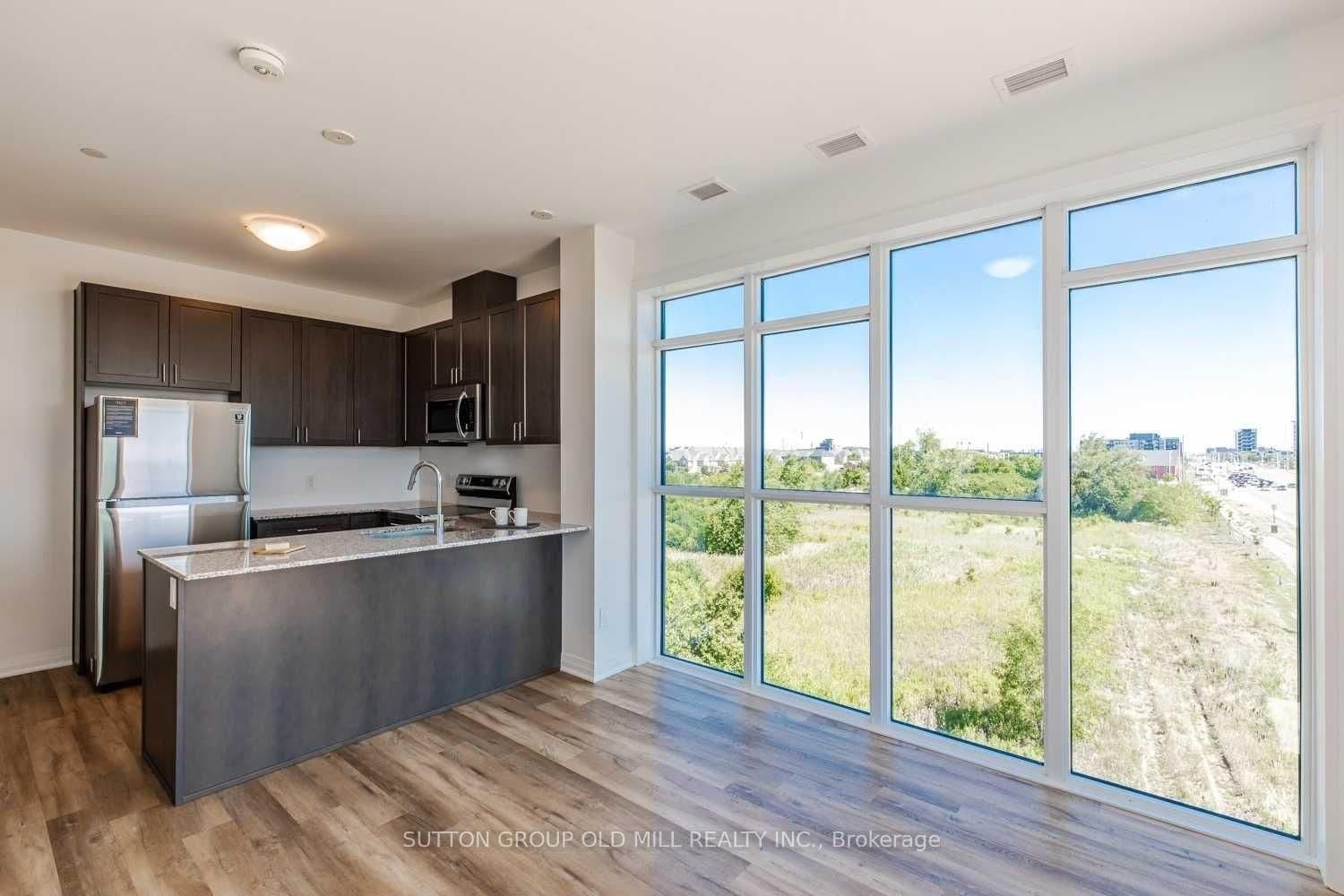 95 Dundas Street W, Unit 307 thumbnail 5