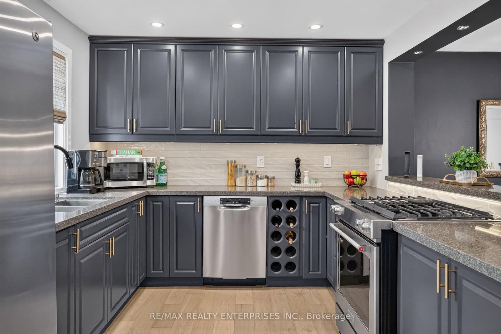 1160 Walden Circle, Unit 6 thumbnail 12