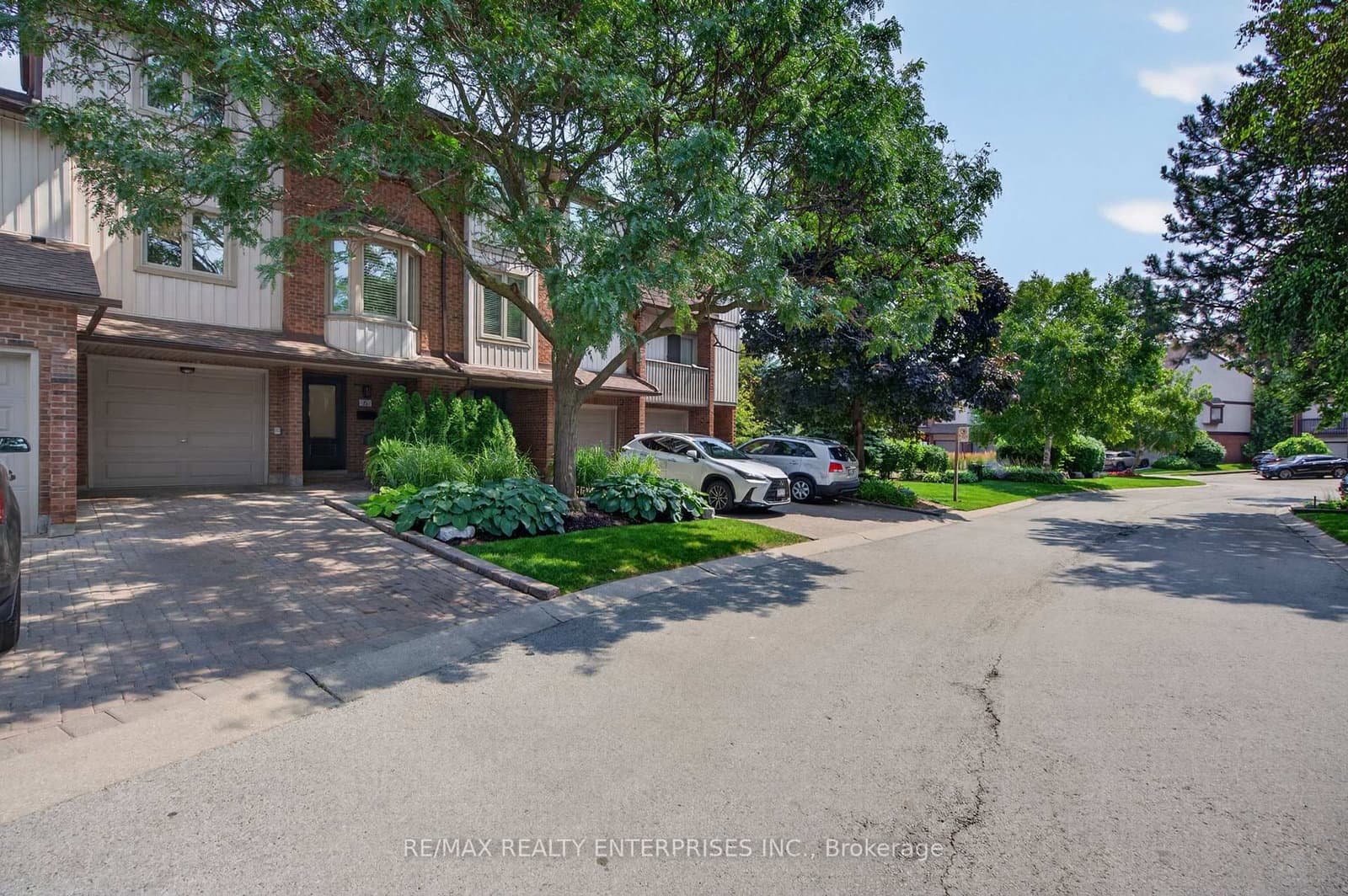 1160 Walden Circle, Unit 6 thumbnail 34