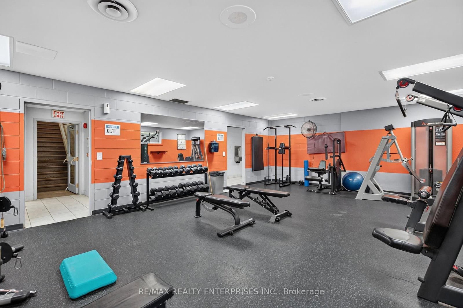 1160 Walden Circle, Unit 6 thumbnail 48
