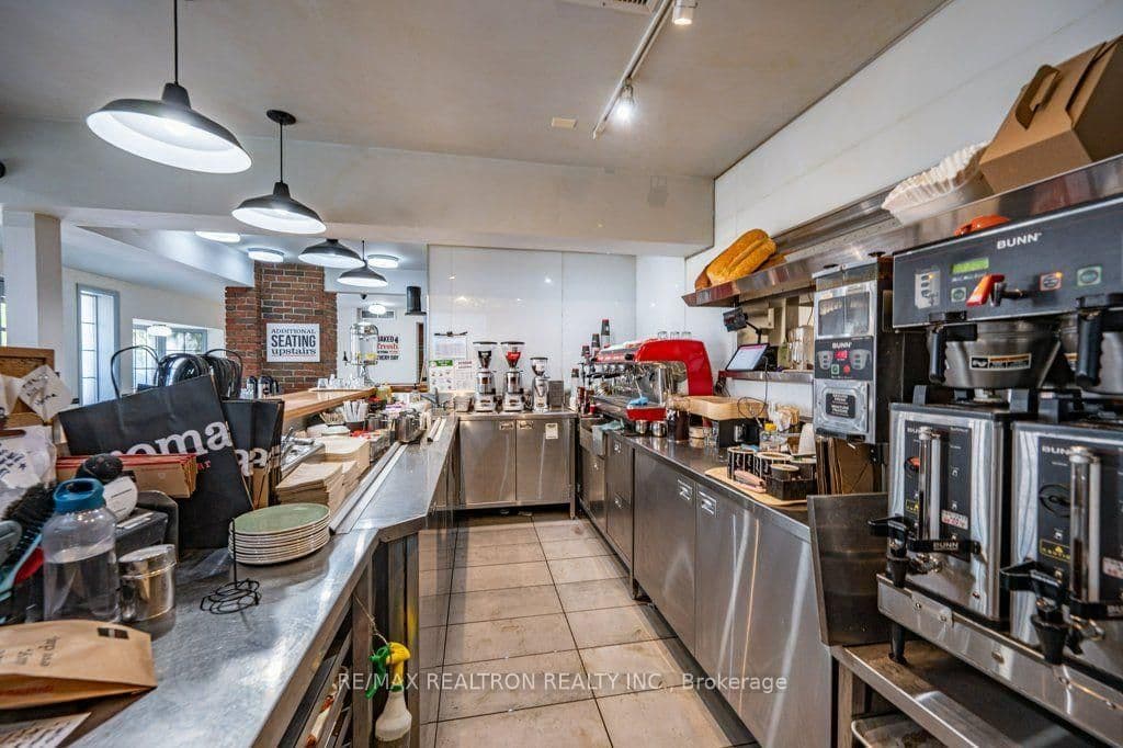 321 Lakeshore Road E thumbnail 14