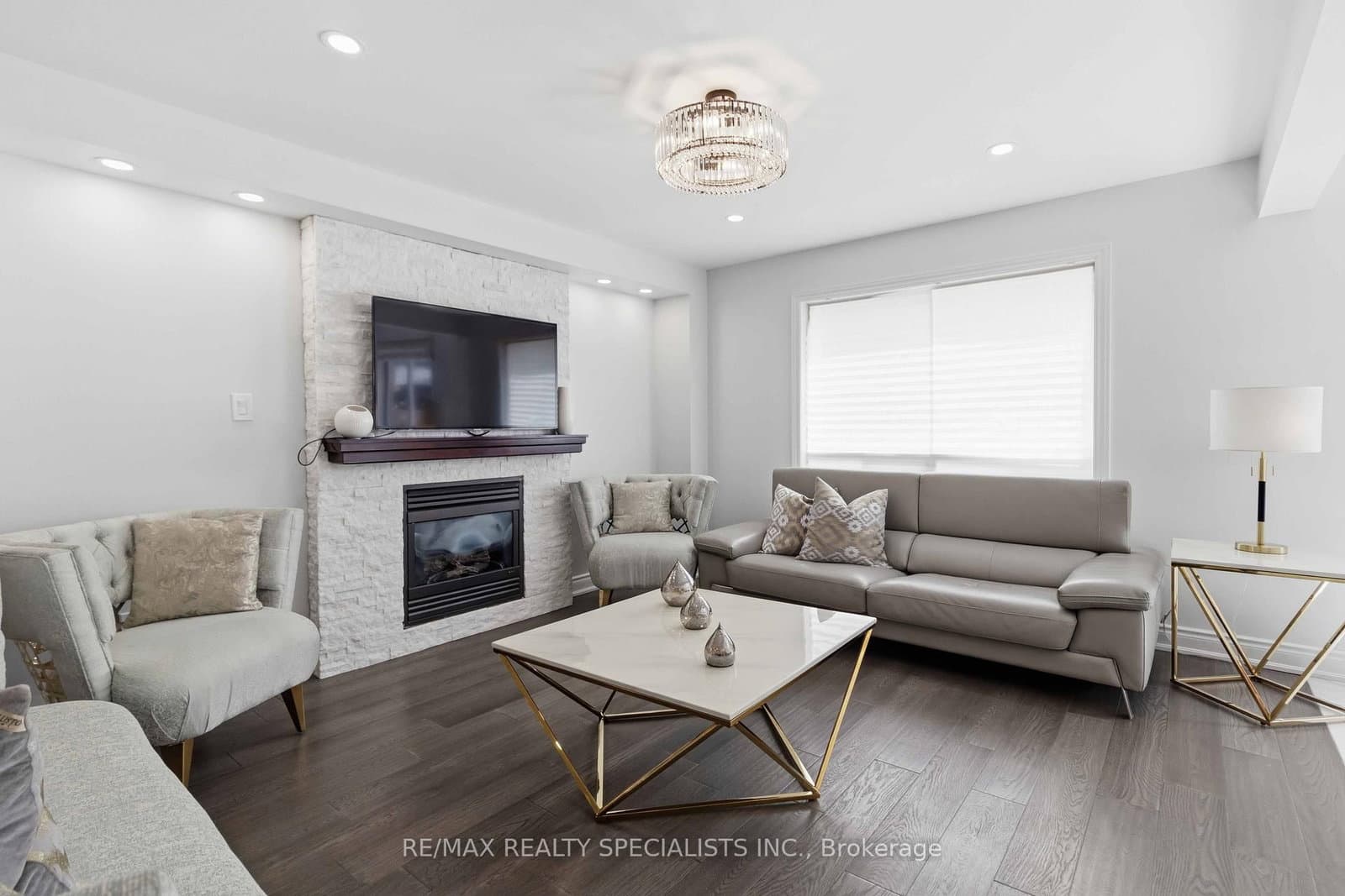 3850 Forest Bluff Crescent thumbnail 11