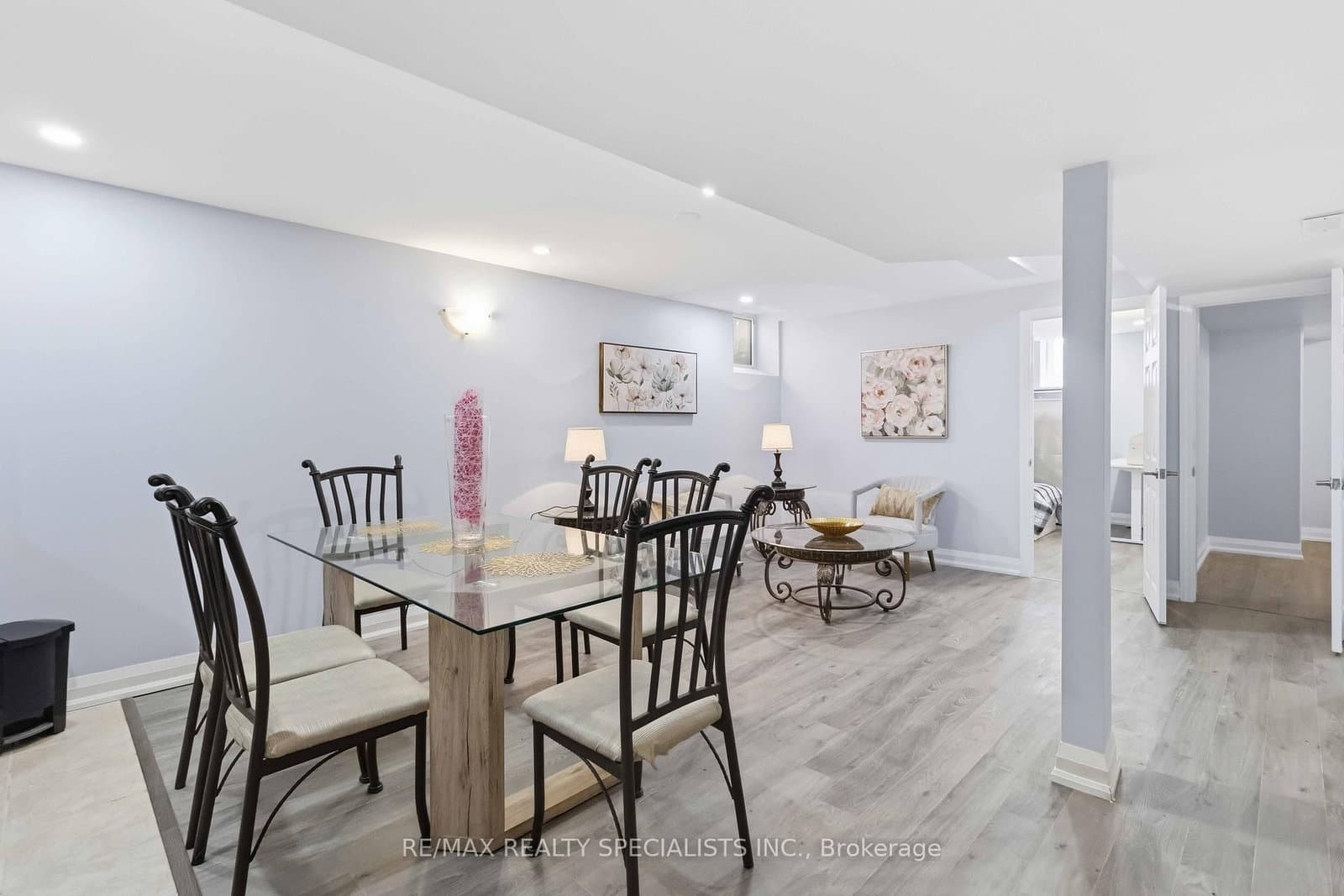 3850 Forest Bluff Crescent thumbnail 33