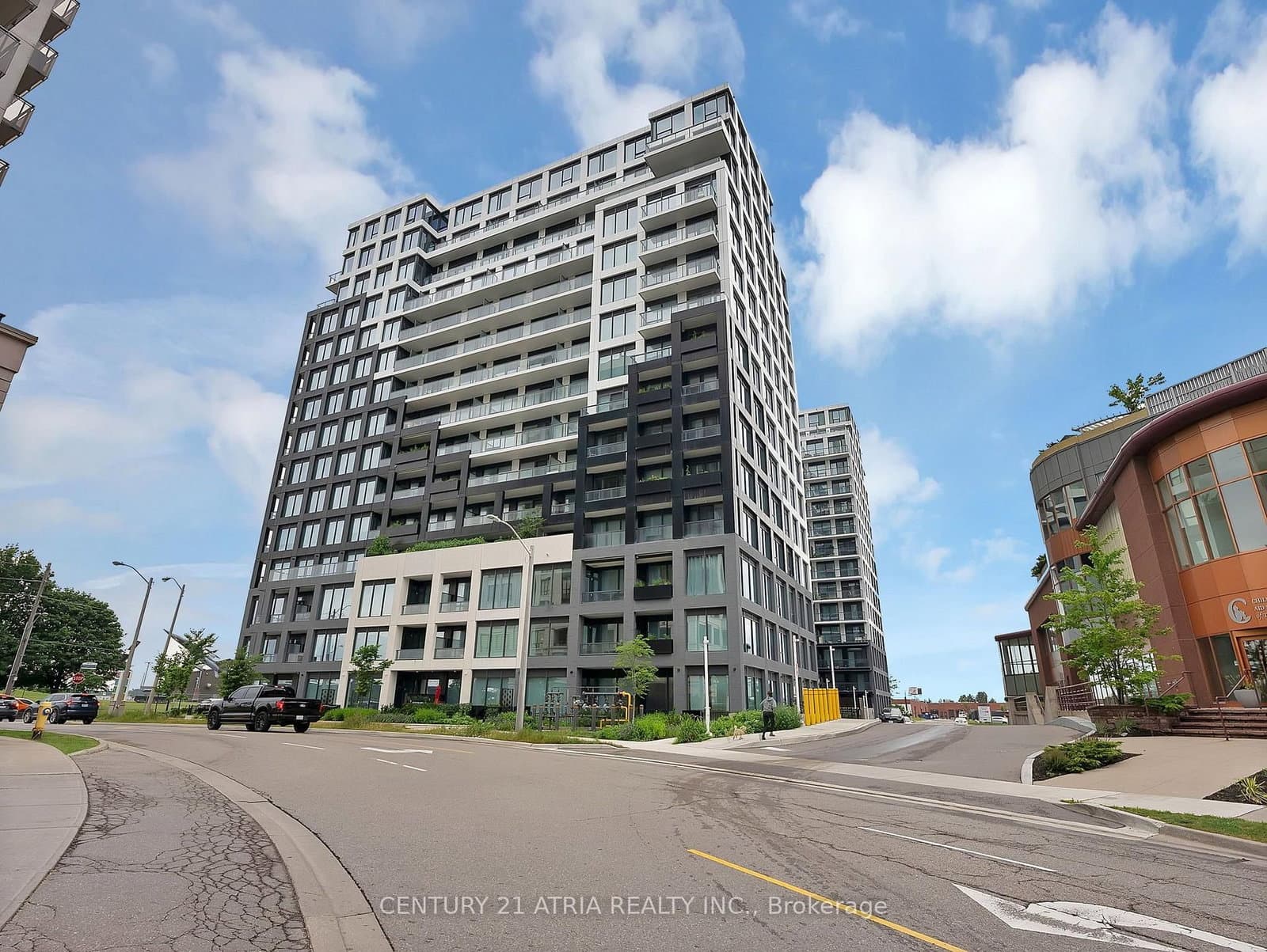 #527 - 1100 Sheppard Avenue W