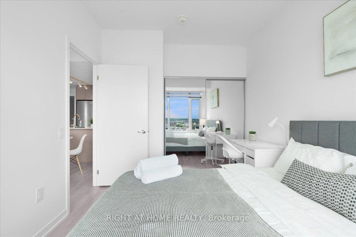 2485 Eglinton Avenue W, Unit 1401 thumbnail 27