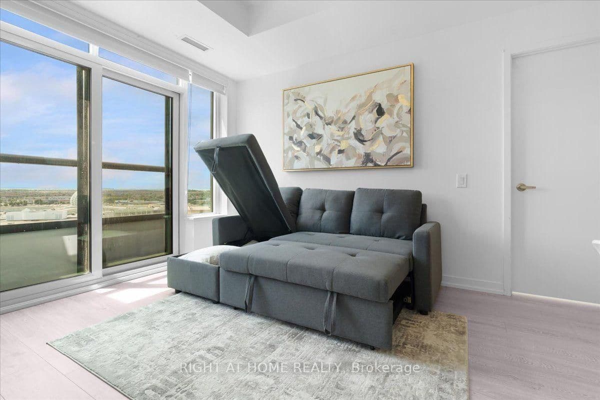 2485 Eglinton Avenue W, Unit 1401 thumbnail 32
