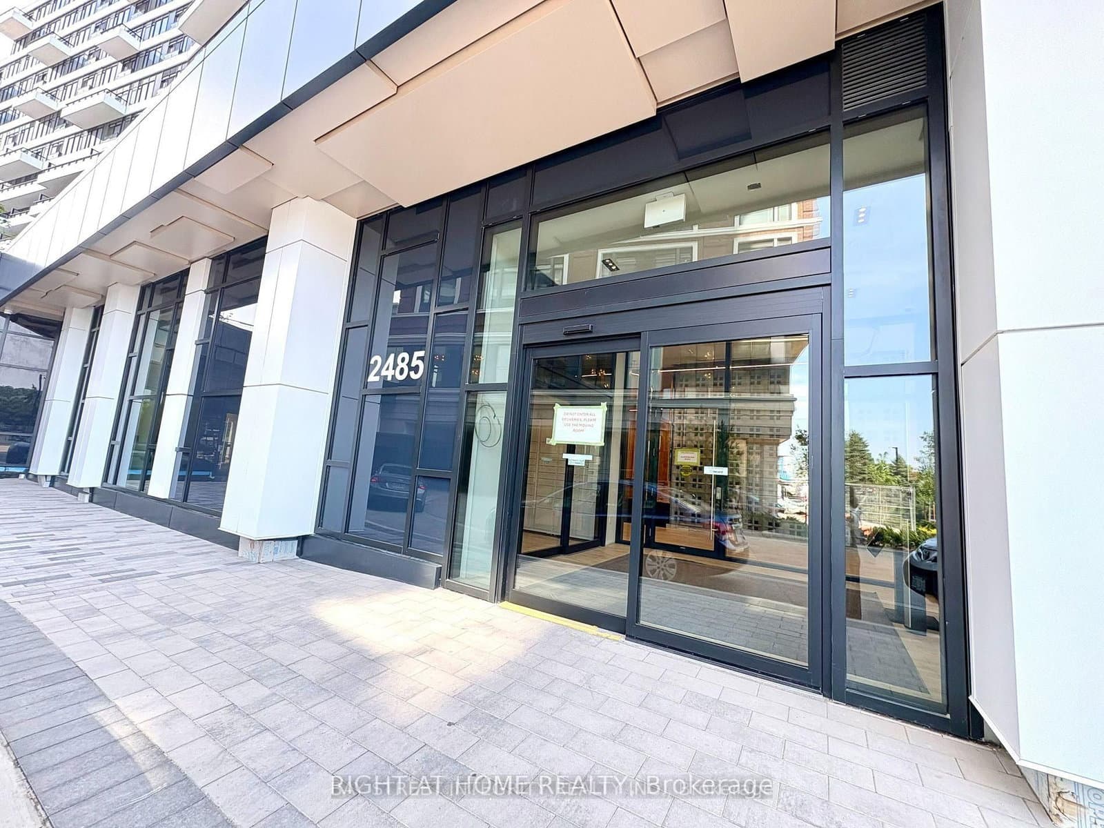 2485 Eglinton Avenue W, Unit 1401 thumbnail 5