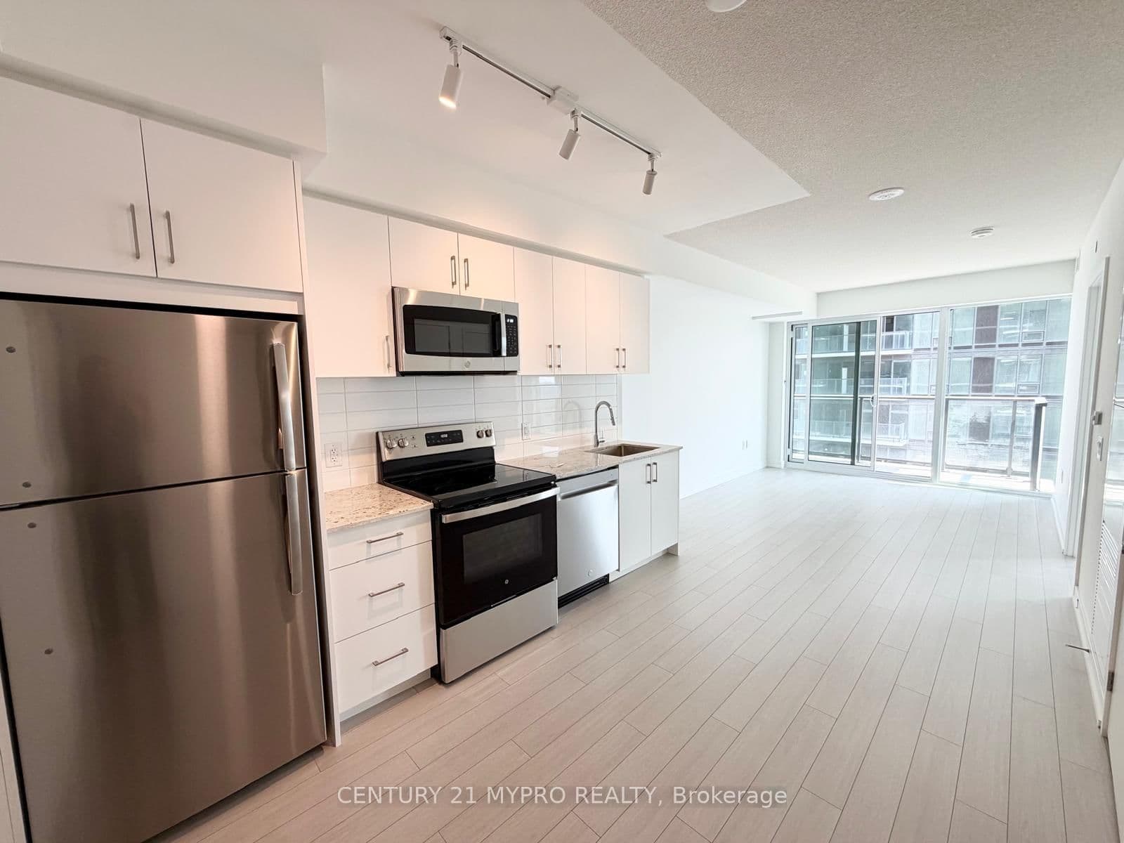 #1307 - 4010 Eglinton Avenue W