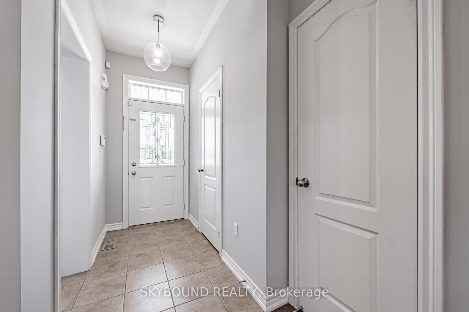 651 Farmstead Drive, Unit 3 thumbnail 2