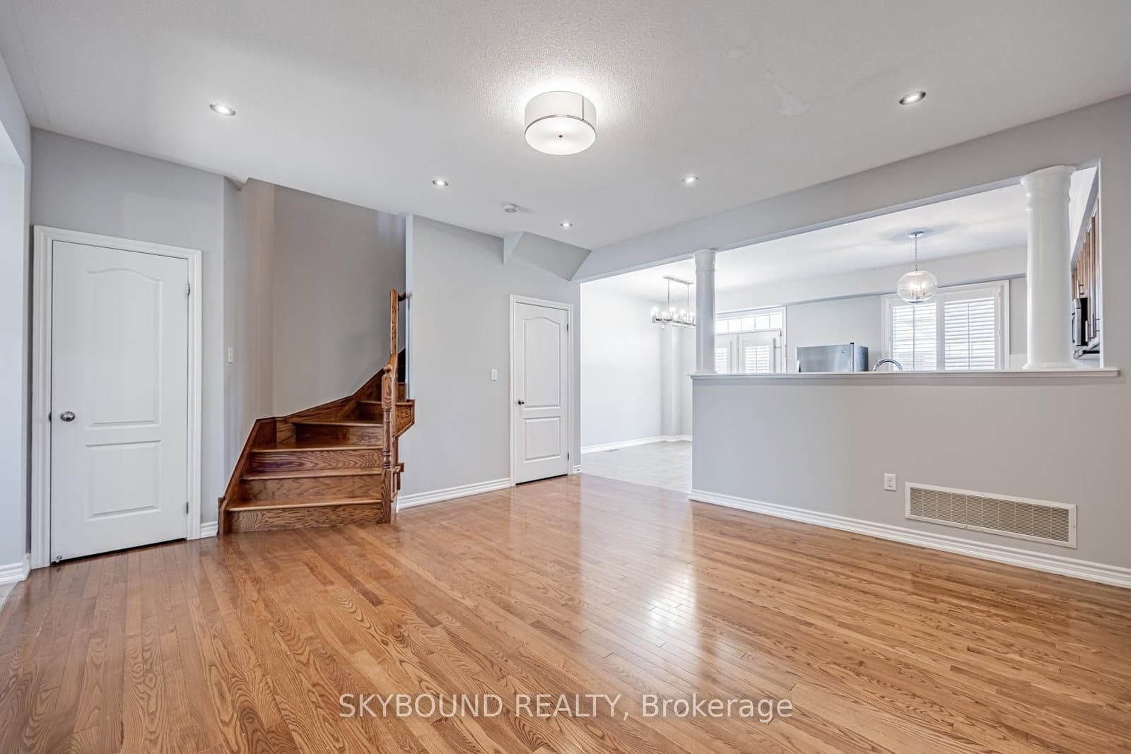 651 Farmstead Drive, Unit 3 thumbnail 5