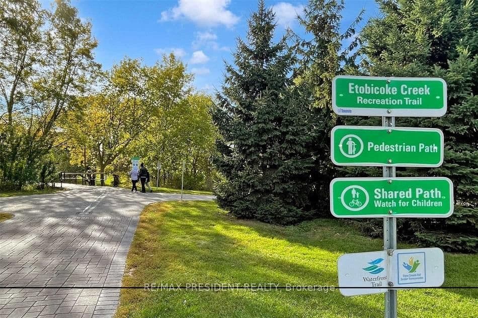 3865 Lake Shore Boulevard W, Unit 1101 thumbnail 37