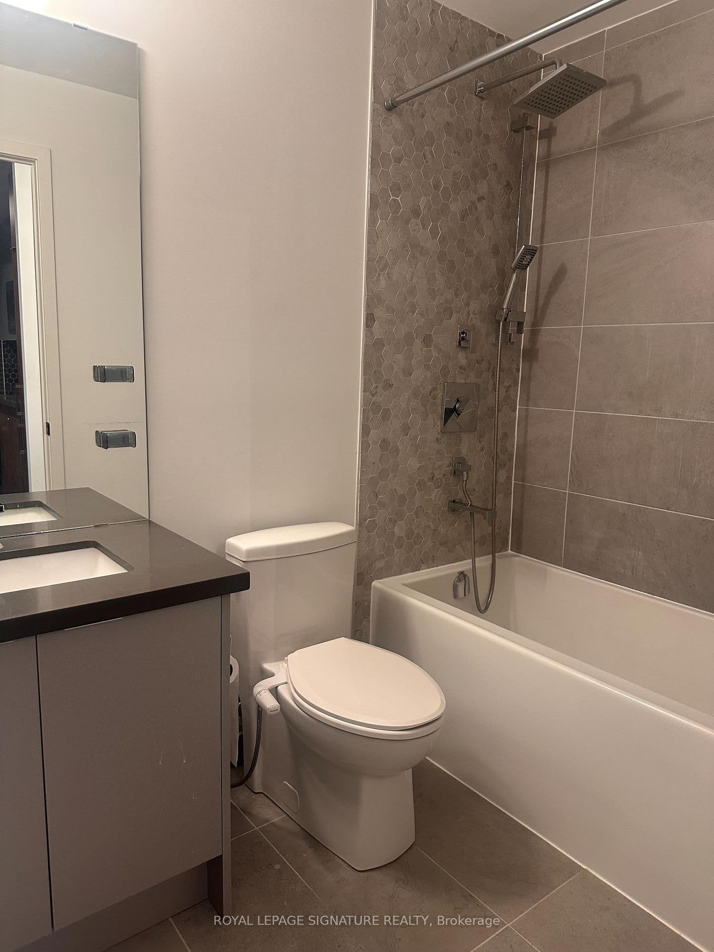 2481 Taunton Road, Unit 1002 thumbnail 3