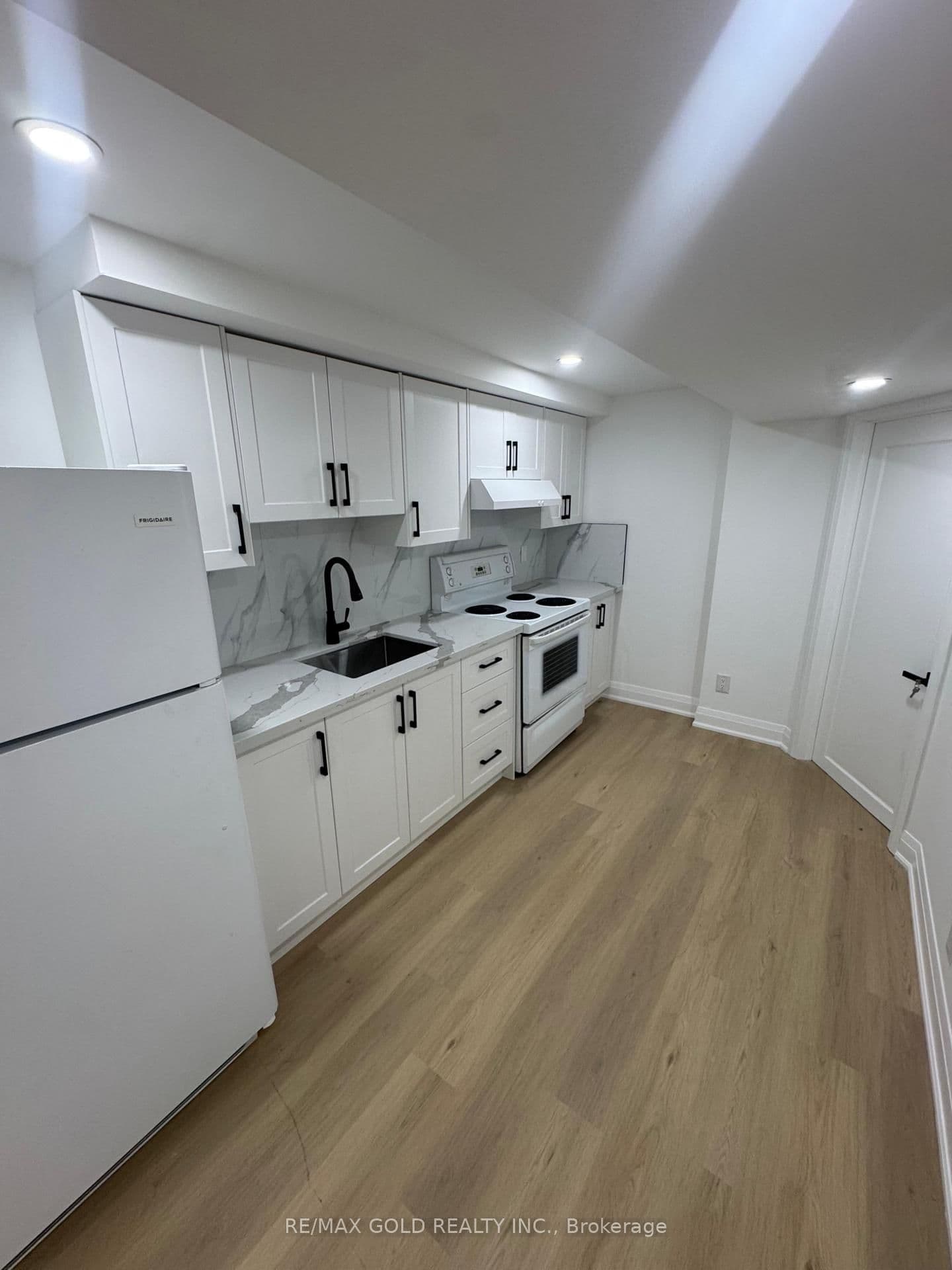 1110 DAVIS Lane thumbnail 45