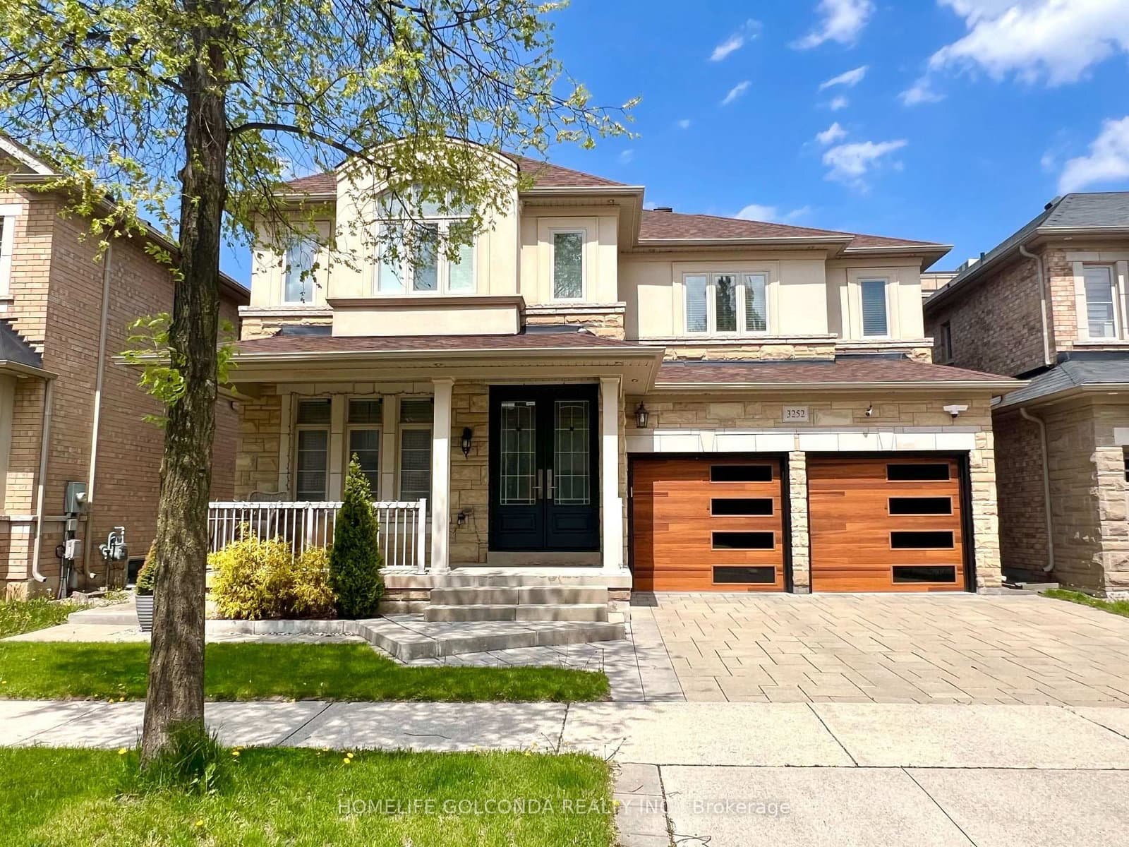 3252 Larry Crescent thumbnail 2