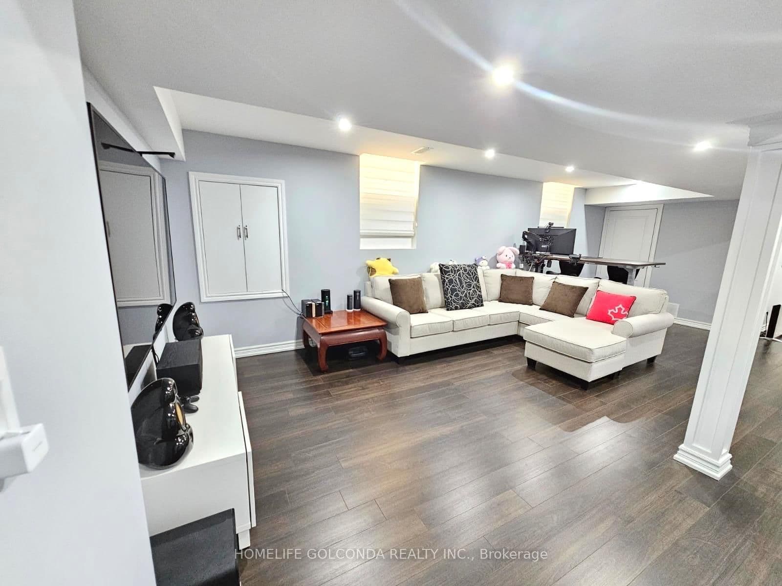 3252 Larry Crescent thumbnail 43
