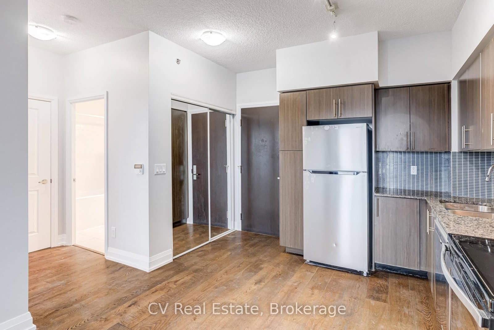 65 Speers Road, Unit 602 thumbnail 15