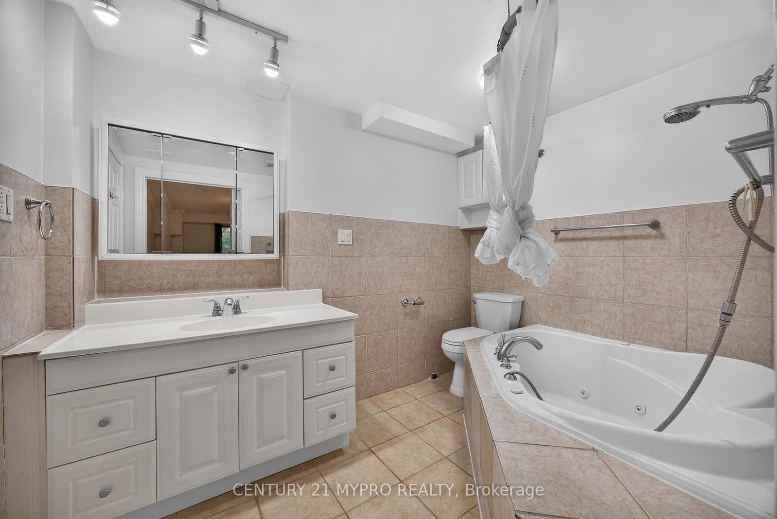 2501 Cobbinshaw Circle thumbnail 17