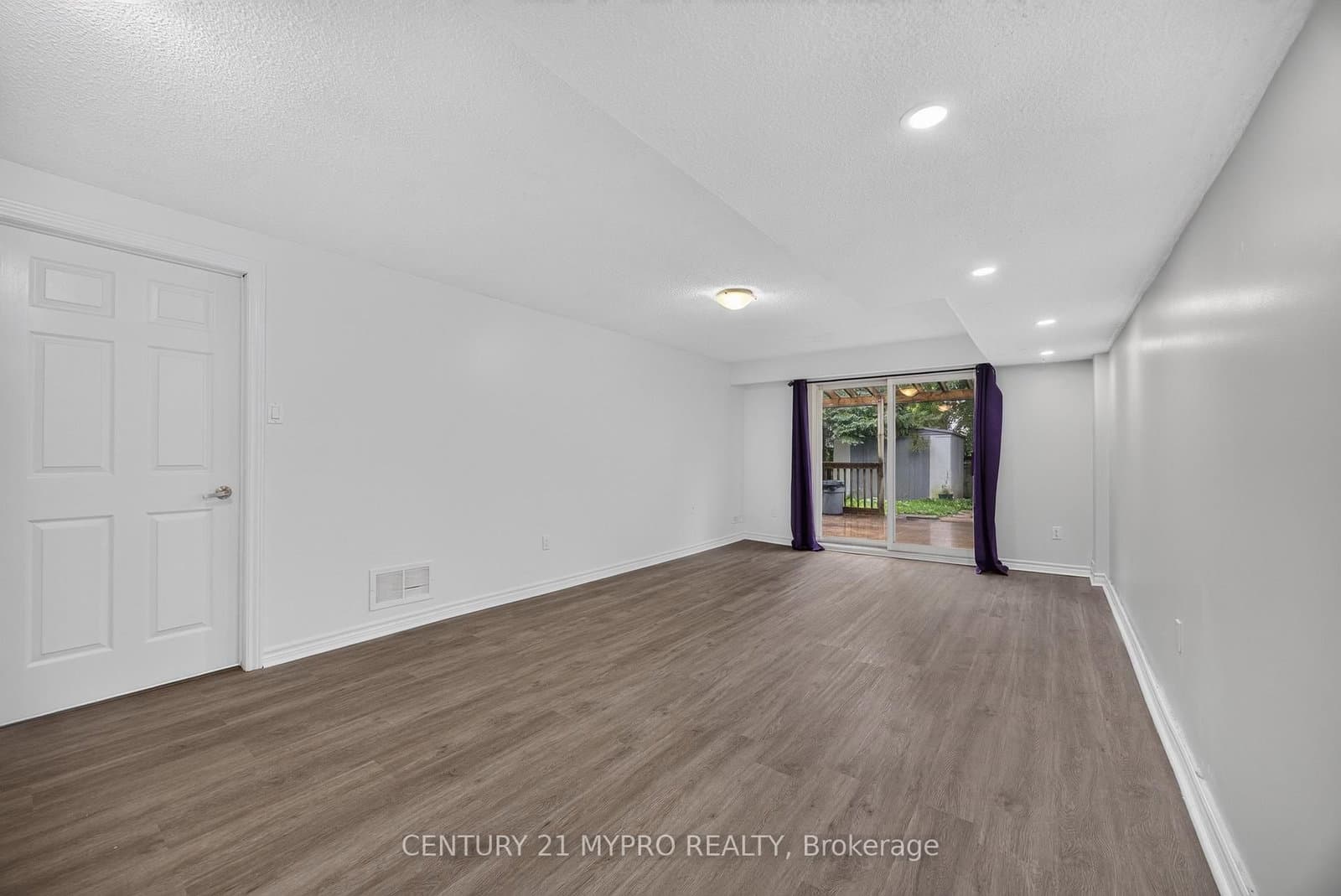 2501 Cobbinshaw Circle thumbnail 18