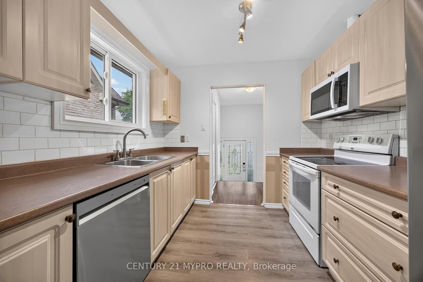 2501 Cobbinshaw Circle thumbnail 9