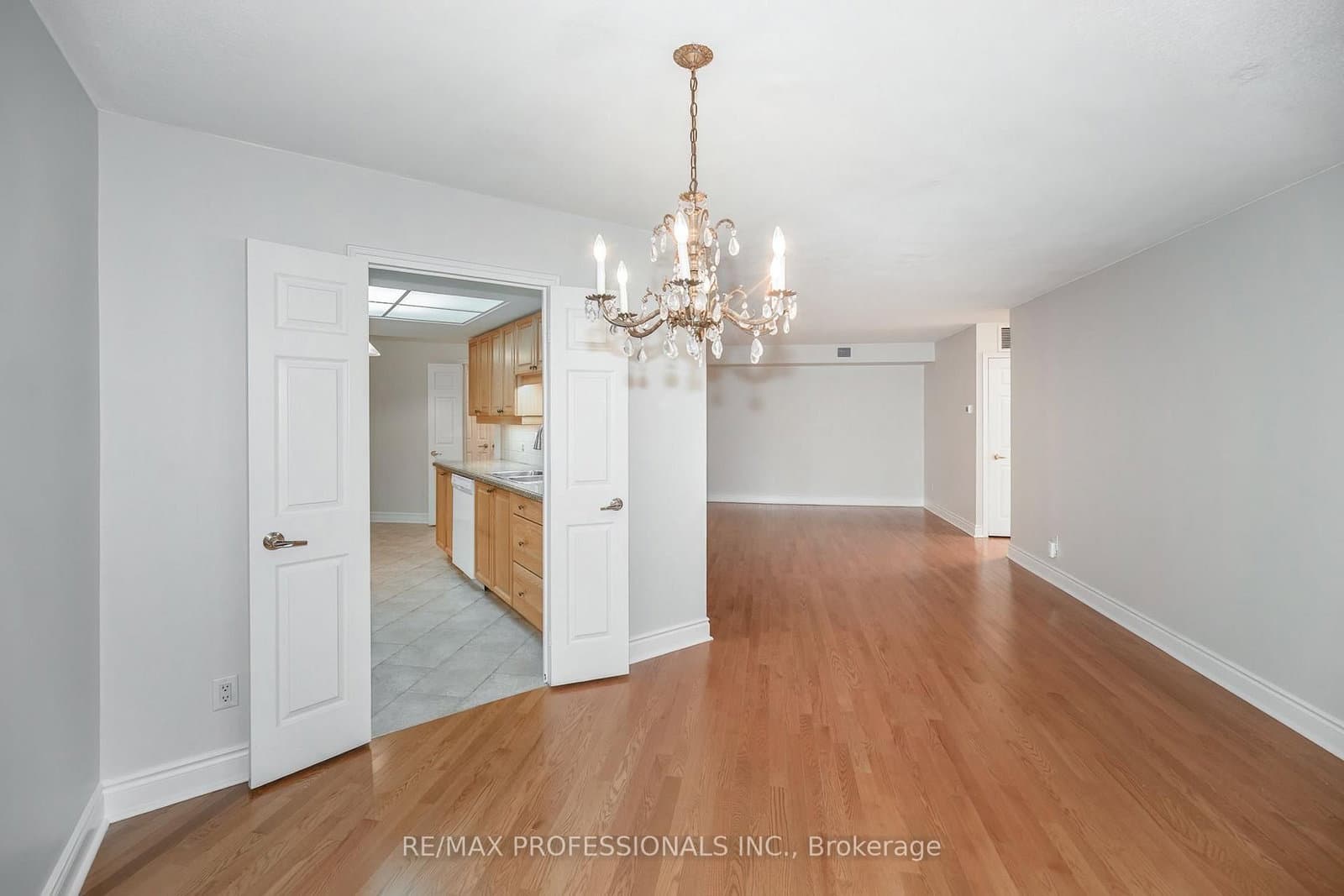 95 La Rose Avenue, Unit 105 thumbnail 10