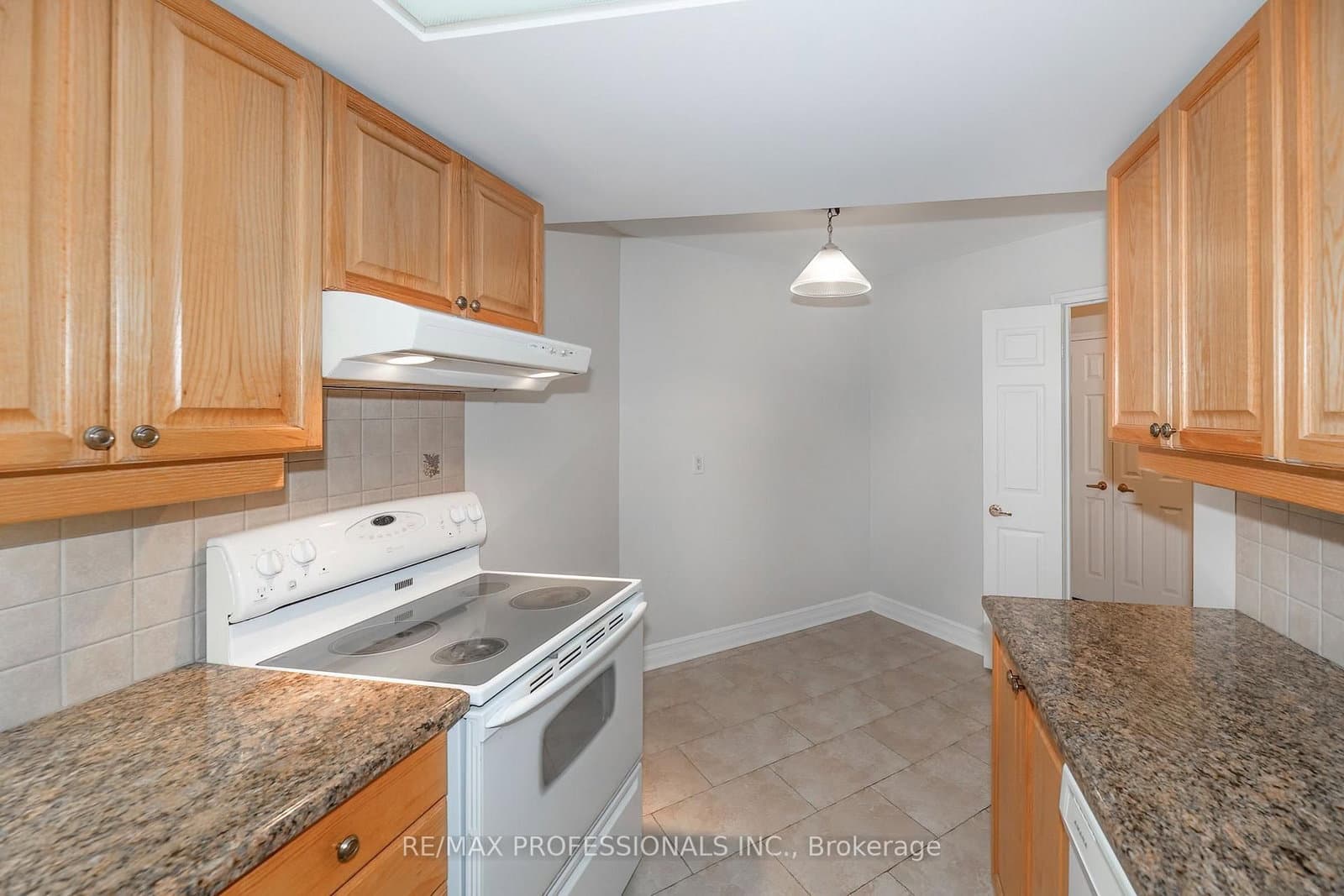 95 La Rose Avenue, Unit 105 thumbnail 15