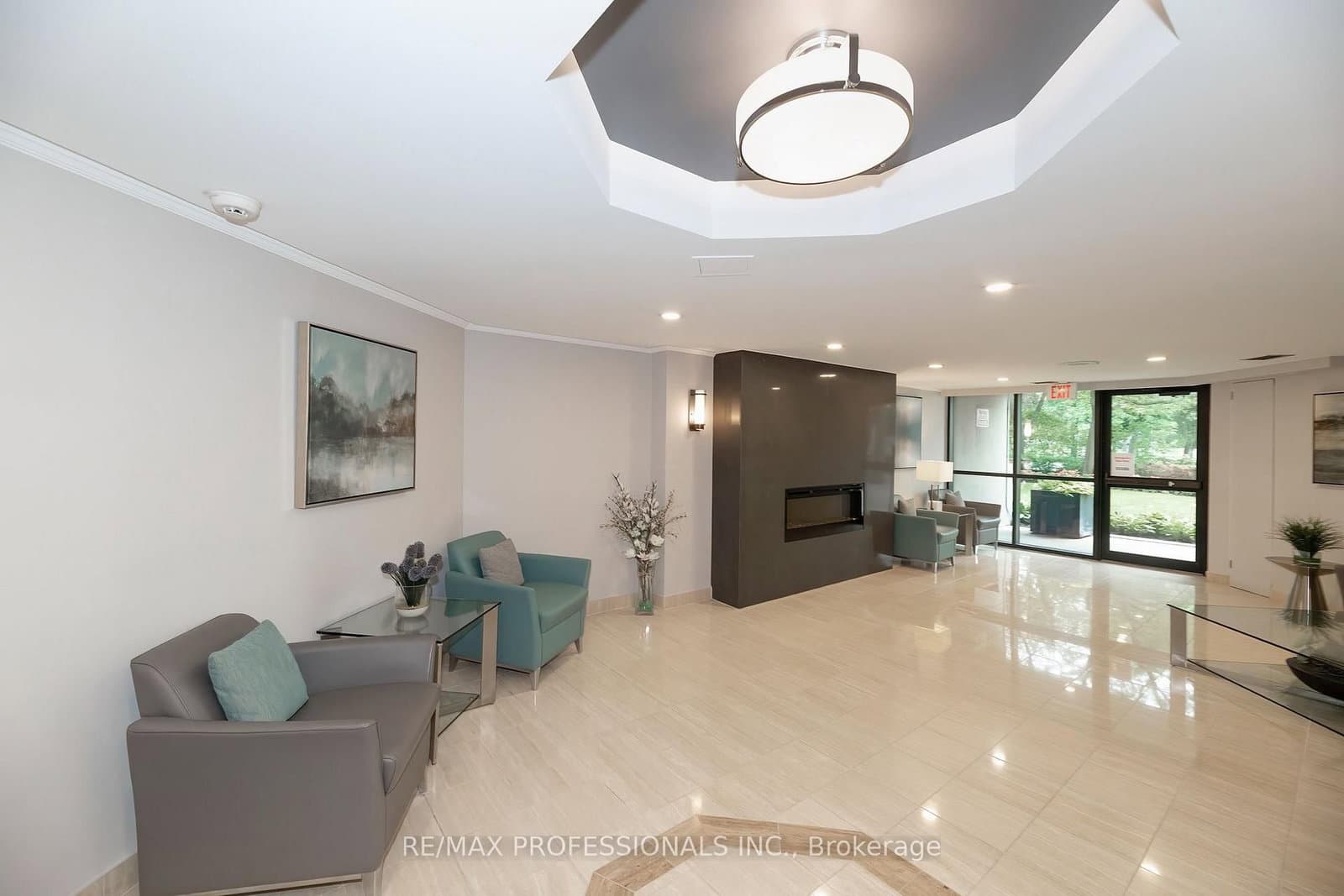95 La Rose Avenue, Unit 105 thumbnail 2