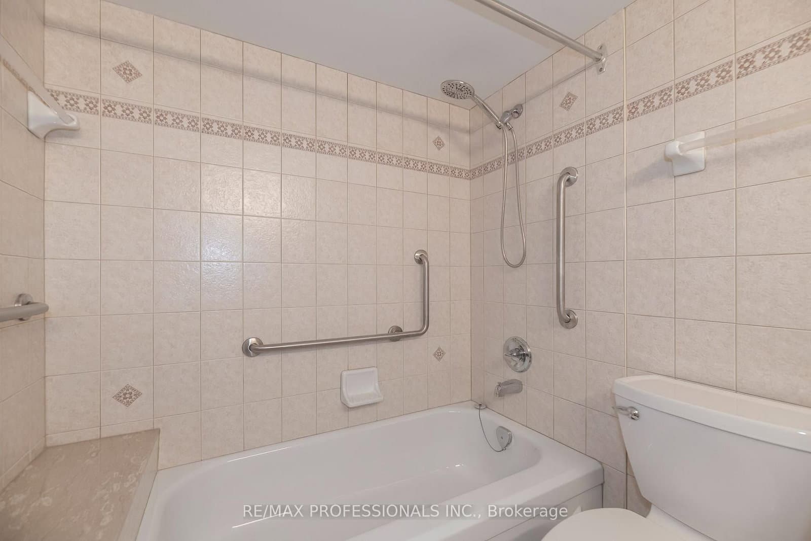 95 La Rose Avenue, Unit 105 thumbnail 22