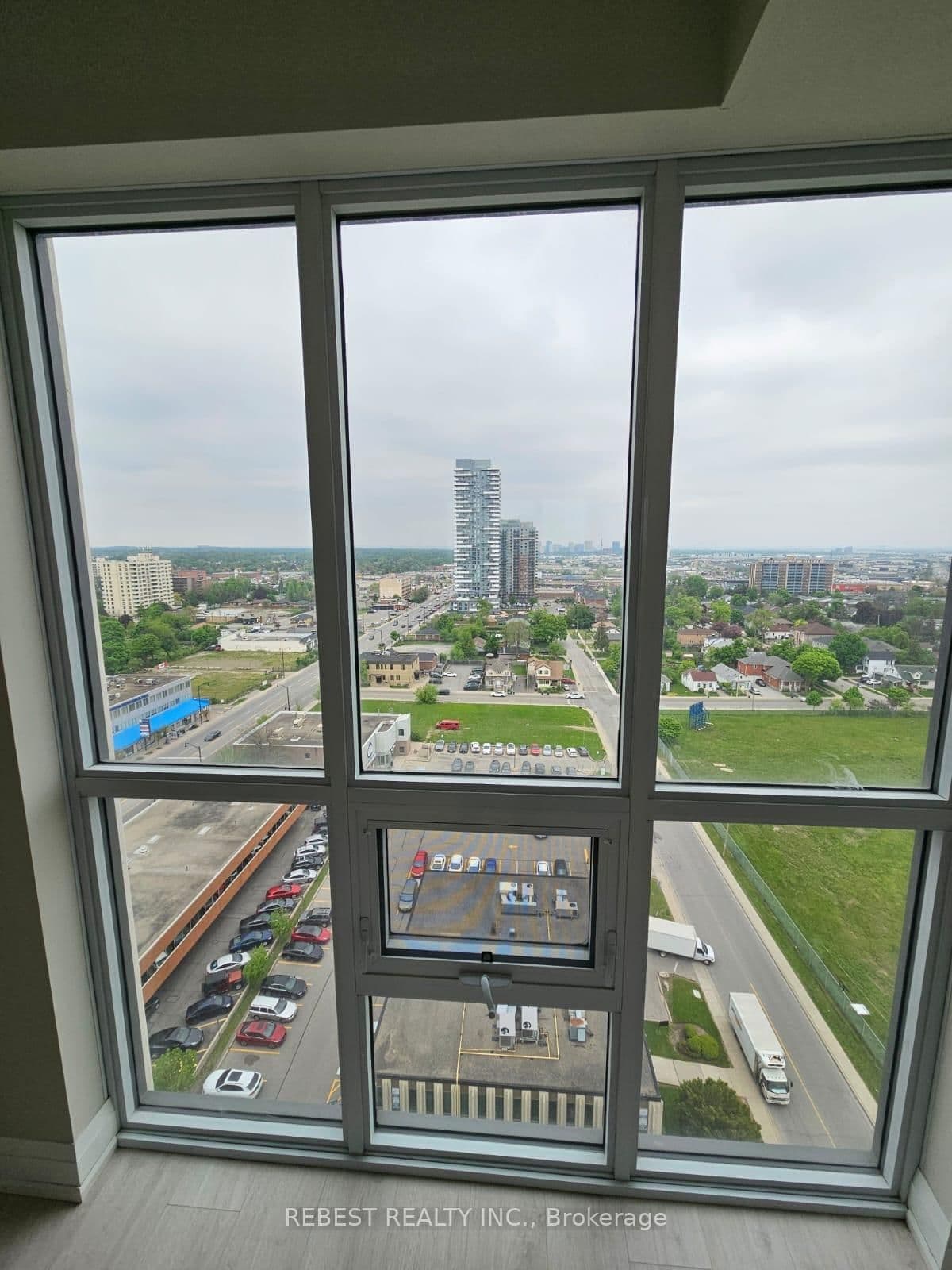 15 Lynch Street, Unit 1603 thumbnail 12