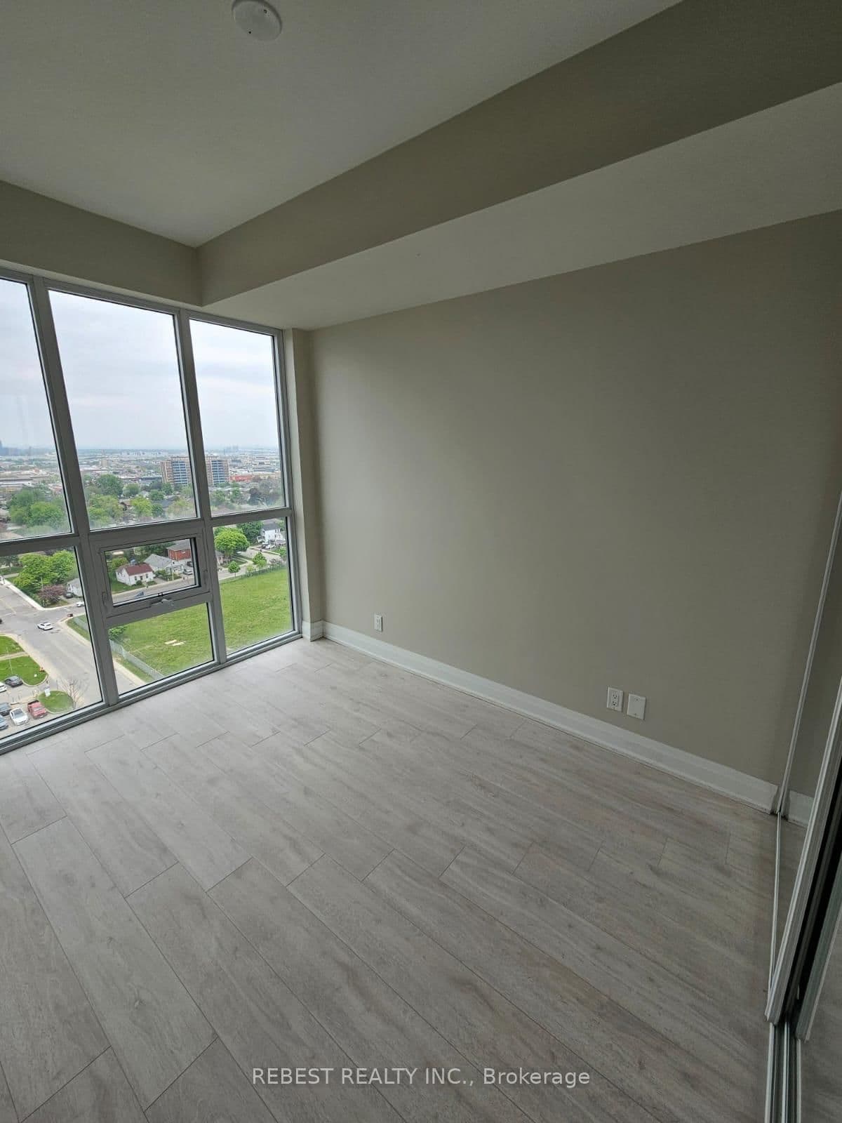 15 Lynch Street, Unit 1603 thumbnail 14