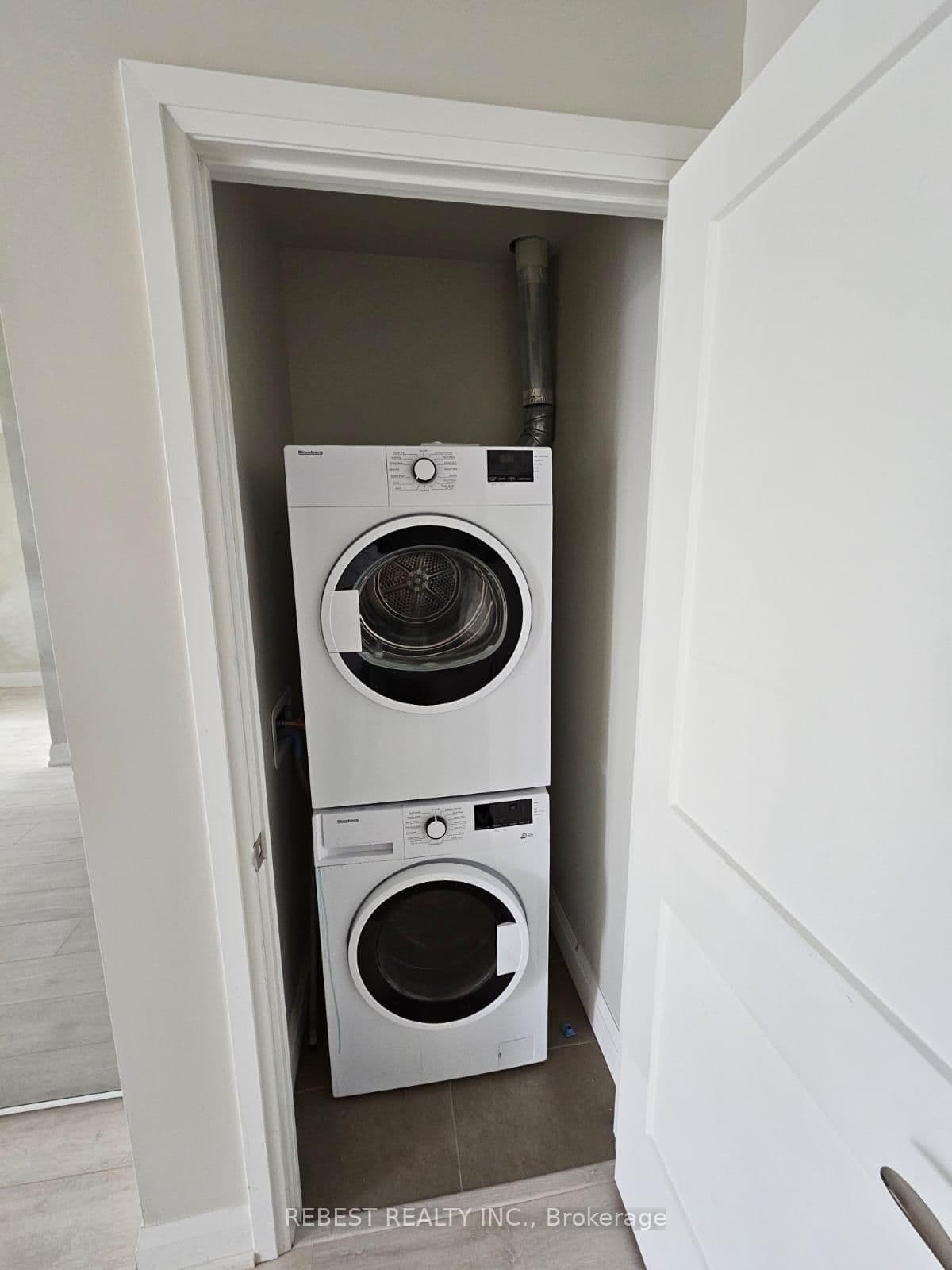 15 Lynch Street, Unit 1603 thumbnail 17