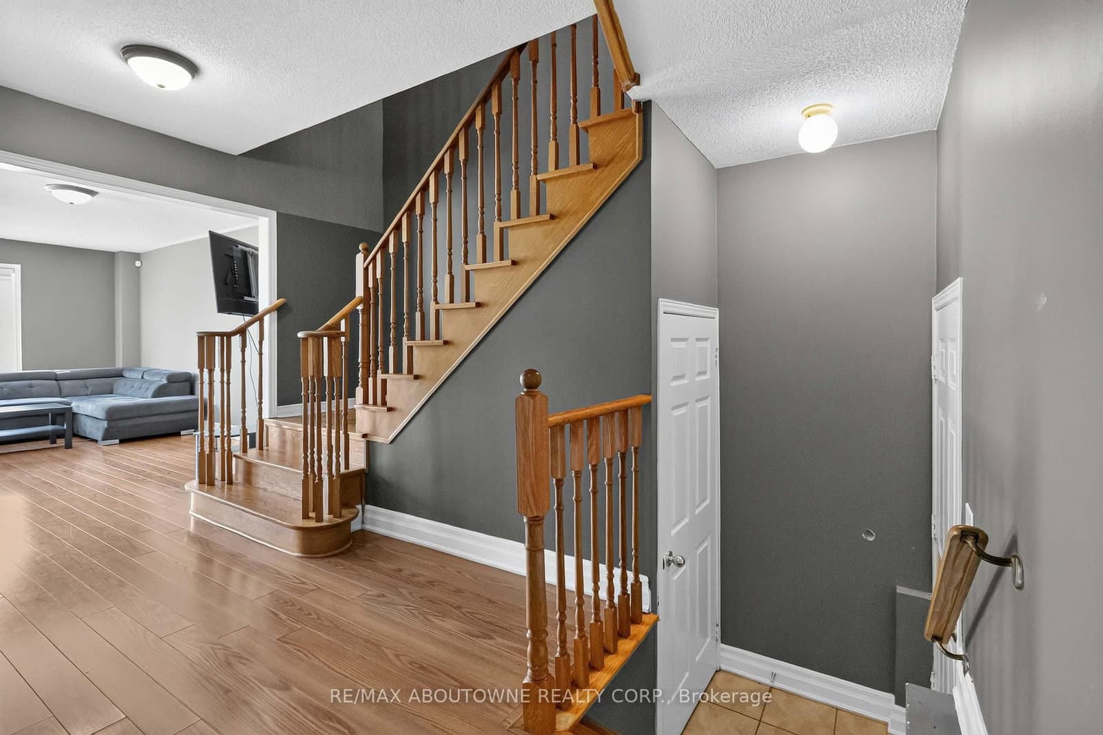 5233 Thornburn Drive thumbnail 16