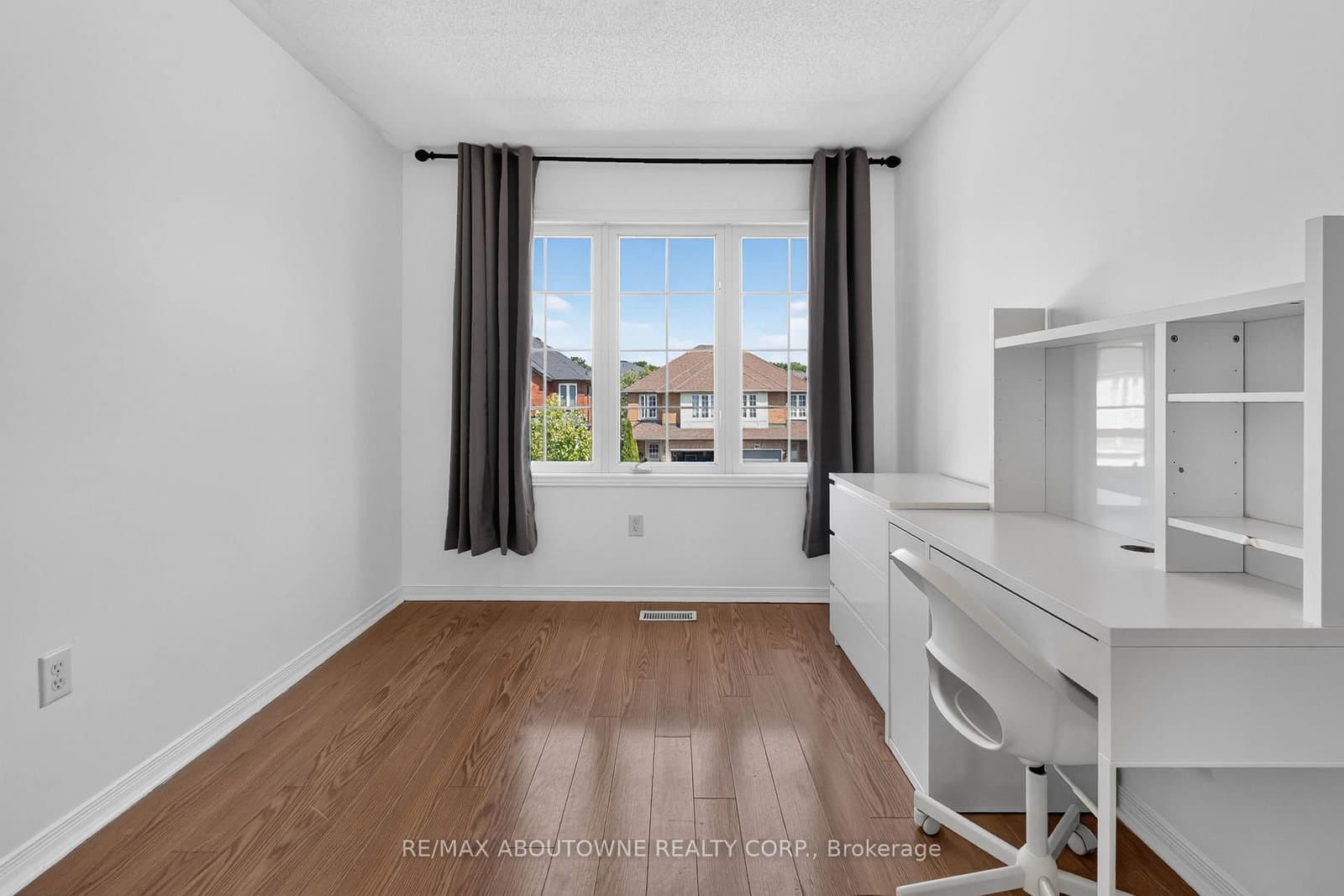 5233 Thornburn Drive thumbnail 23