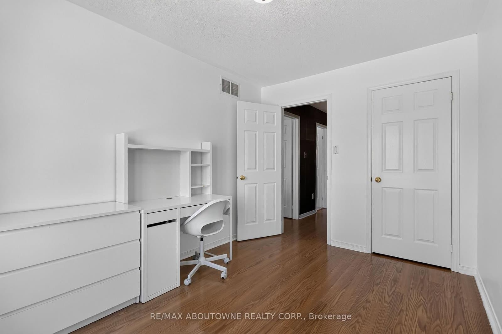 5233 Thornburn Drive thumbnail 24
